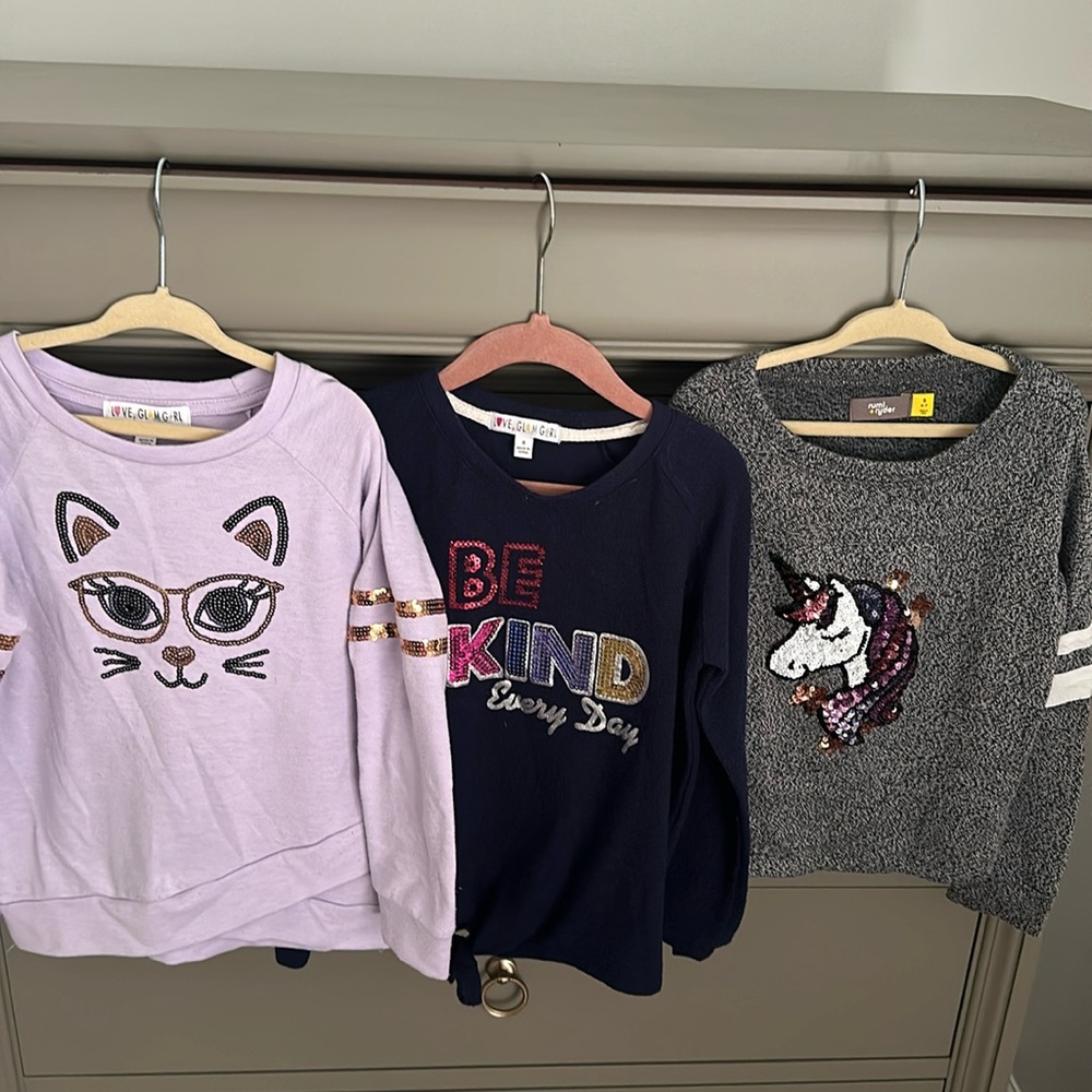 Girls’ Graphic Top Set – Fun & Cozy- Size 5
